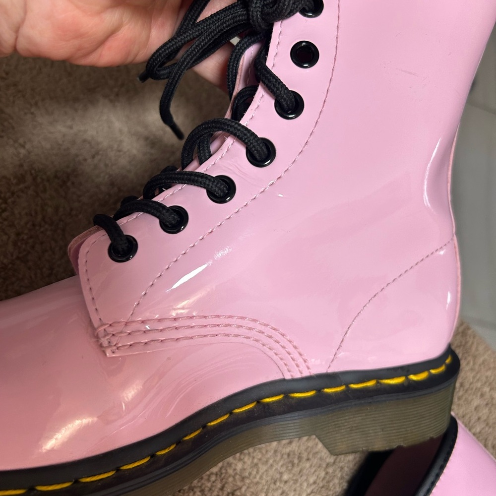 Doc Martens pale pink patent leather style 1460 combat boots. Worn once? Size 8 - Picture 10 of 16